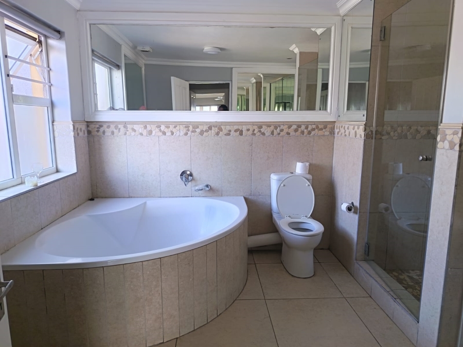 To Let 3 Bedroom Property for Rent in Jeffreys Bay Central Eastern Cape